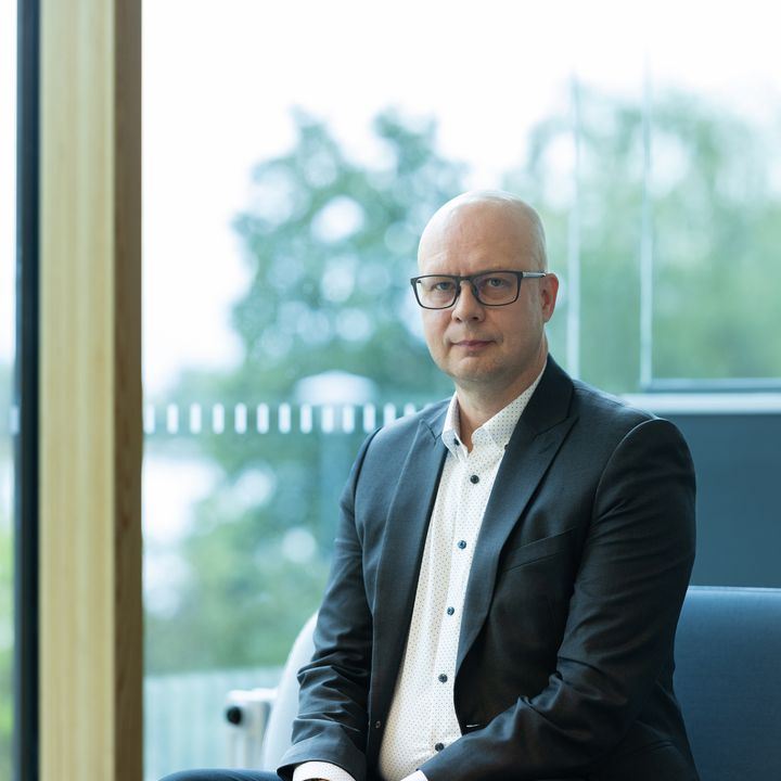 Osastopäällikkö Tommi Huttunen. Kuva: Miika Keihänen.