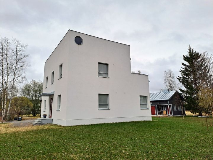 Vaalea%20funktionalistinen%20rakennus.