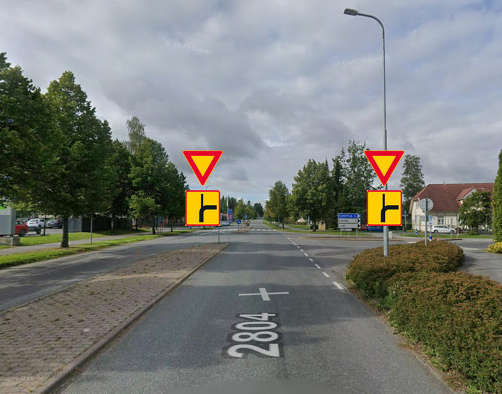 Esimerkkikuva%20tilap%E4isest%E4%20v%E4ist%E4misvelvollisuuden%20muutoksesta%20Keskuskadulla%20Yp%E4j%E4n%20suuntaan.
