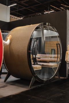 Special edition with ledlight and copper net exterior.