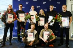 Teosto Global Breakthrough -palkitut: Tuomas Wäinölä, Eeli Savolainen, Aleksi Kiiskinen, Julia Sundberg, Johannes Naukkarinen, Jussi-Pekka Roine, Olli-Pekka Lankinen, Petja Virikko (kuvasta puuttuvat Jere Pöyhönen ja Aleksi Nurmi)