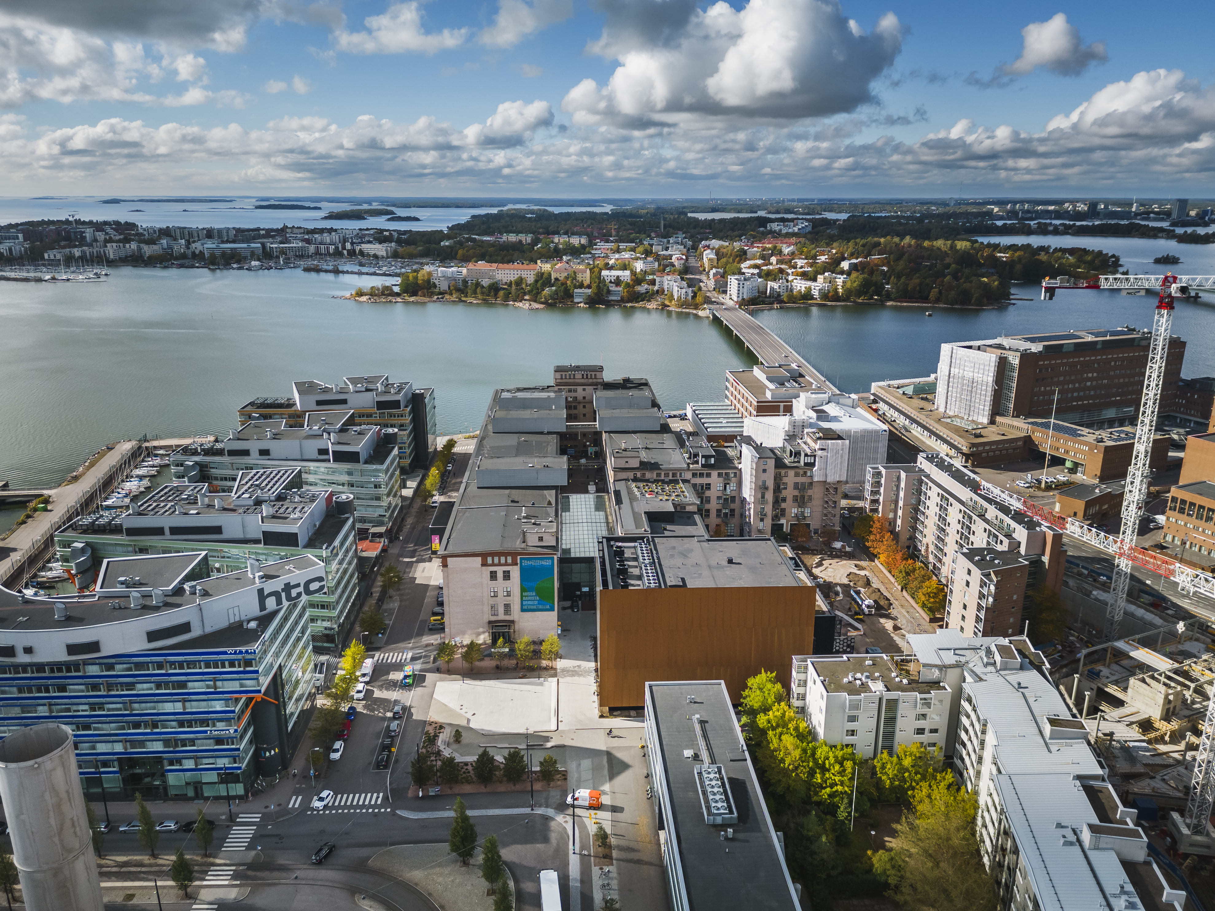 Kaapelitehtaalle avautuu uusia gallerioita ja audiokierros Taiteiden yönä