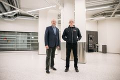 Ostimme hyvin hoidetun yhtiön kasvavalla toimialalla, sanovat Turvaconin hallituksen puheenjohtaja Lars Furuholm (vas.) ja toimitusjohtaja Mikko Sihvo.