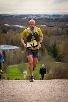 Helsinkiläinen polkujuoksija ja valmentaja Juuso Simpanen on muun muassa kaksinkertainen Ultra Trail Tour Finland -voittaja.