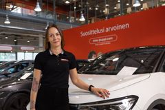 Rinta-Joupin Autoliikkeen digitaalisen liiketoiminnan johtaja, Susa Niemelä.