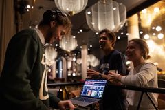 A new European pilot music study by HearDis! in collaboration with Motel One provides the first data-driven evidence of how local music influences the hotel experience.