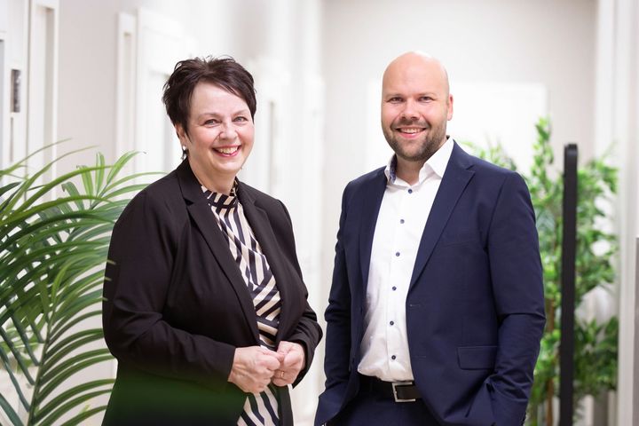 Kuvassa Päivikki Kangas ja Timo Vaismaa. Kuva: Aito Säästöpankki
