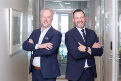 Kuvassa vasemmalla Ville Lehtinen, oikealla Teppo Lehto. Kuva: Aito Säästöpankki
