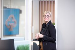 "Epävakaassa maailmassa säästäminen, varautuminen ja oman talouden suunnittelu tuovat mielenrauhaa”, Aito Säästöpankin Heini Piitulainen kuvailee. Kuva: Aito Säästöpankki
