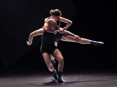 Mozart Mozart -teos saa Suomen ensi-iltansa 10.6. Tanssin talon Erkko-salissa.