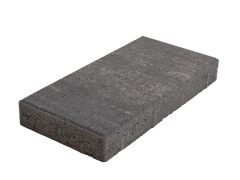 Harmaa suorakaiteen muotoinen pihakivi valkoisella taustalla.