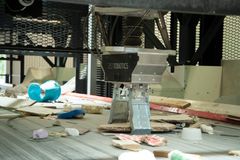 Tekoälyä hyödyntävä robottilinjasto jätteiden käsittelykeskuksella