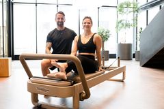 Robustin perustajat pilates-laitteella