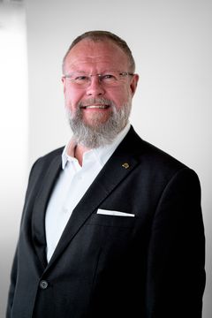 Puheenjohtaja Ari-Pekka Saari.
