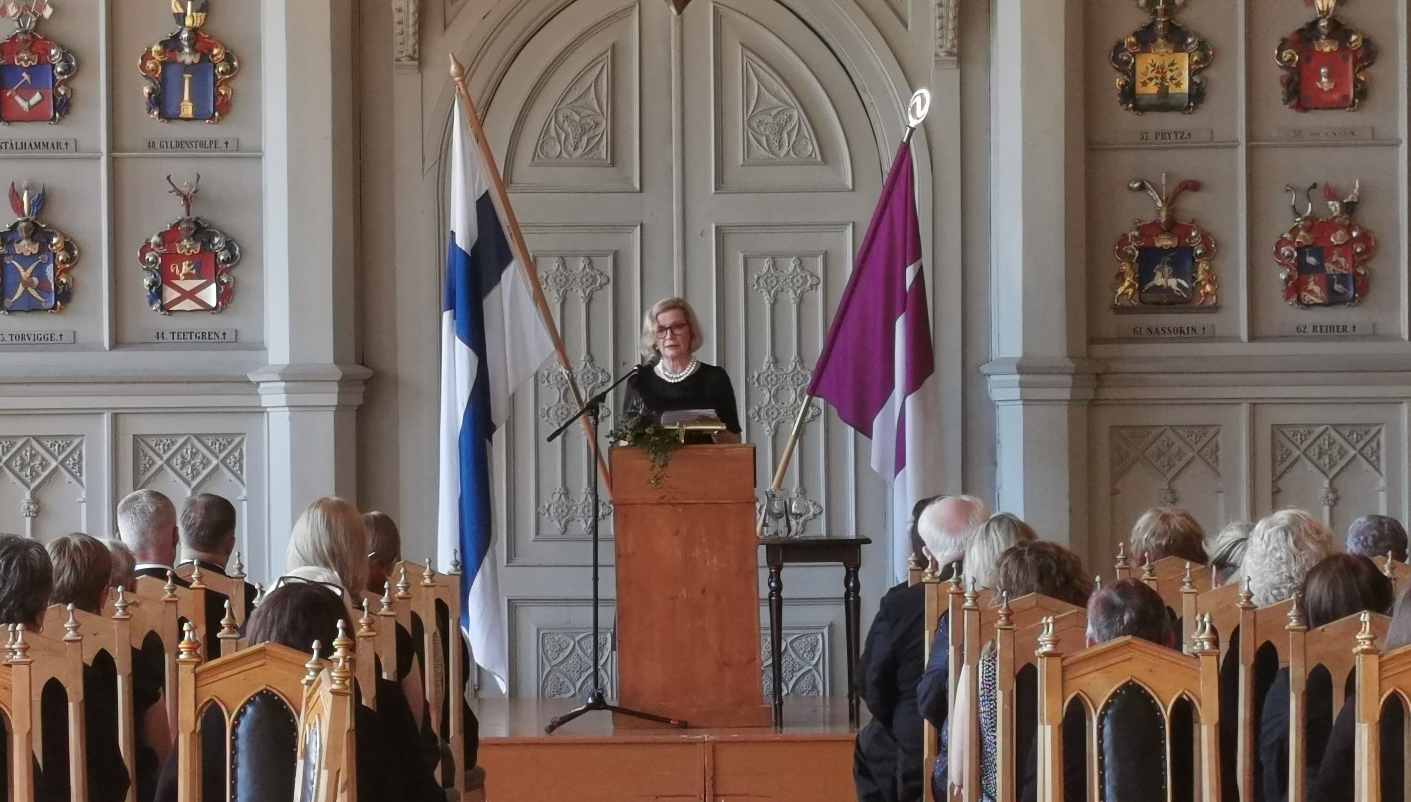 Paula Risikko esittää turvallisuustaitoja osaksi opetussuunnitelmia