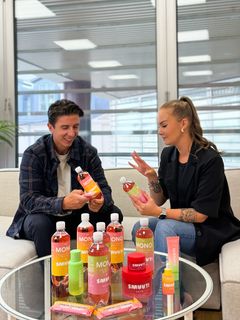 Clean Drinkin Sebastian ja Smuuti Skinin perustaja Jenni Ahokas.