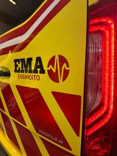 EMA Ensihoito ottaa käyttöön Suomen ensimmäisen täyssähköisen ambulanssin Uudellamaalla ja pääkaupunkiseudulla.