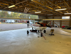 Lentokoulutuksessa käytetään Salpauslennon omia Cessna 152- ja Piper Turbo Arrow -lentokoneita.