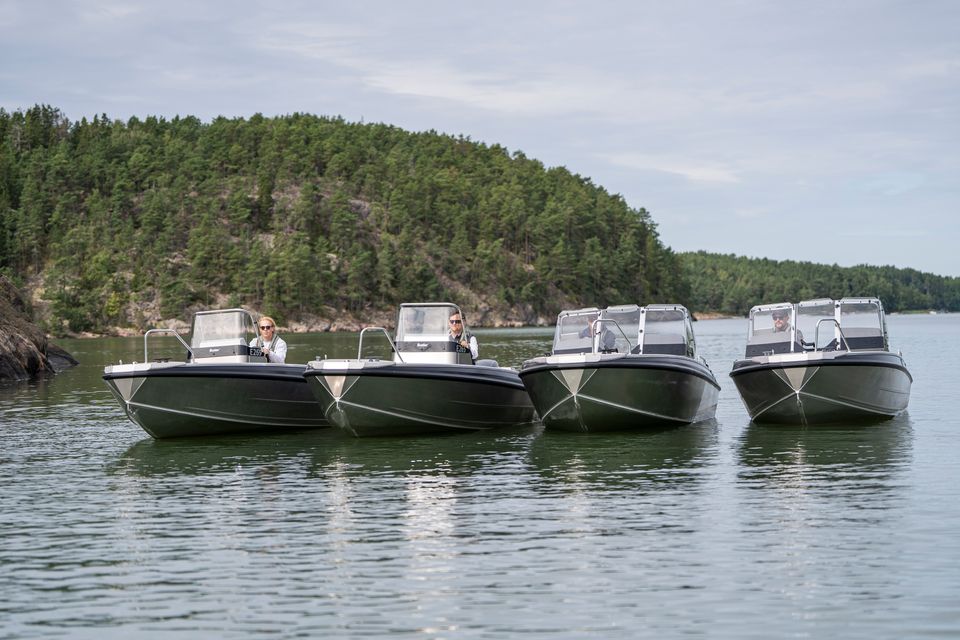 LineDeck Marine myy myös täysin uusia Buster L-malleja Inhan Tehtaat Oy Ab